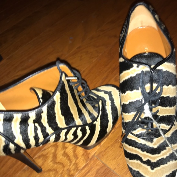 New Gucci Heels - Picture 4 of 7